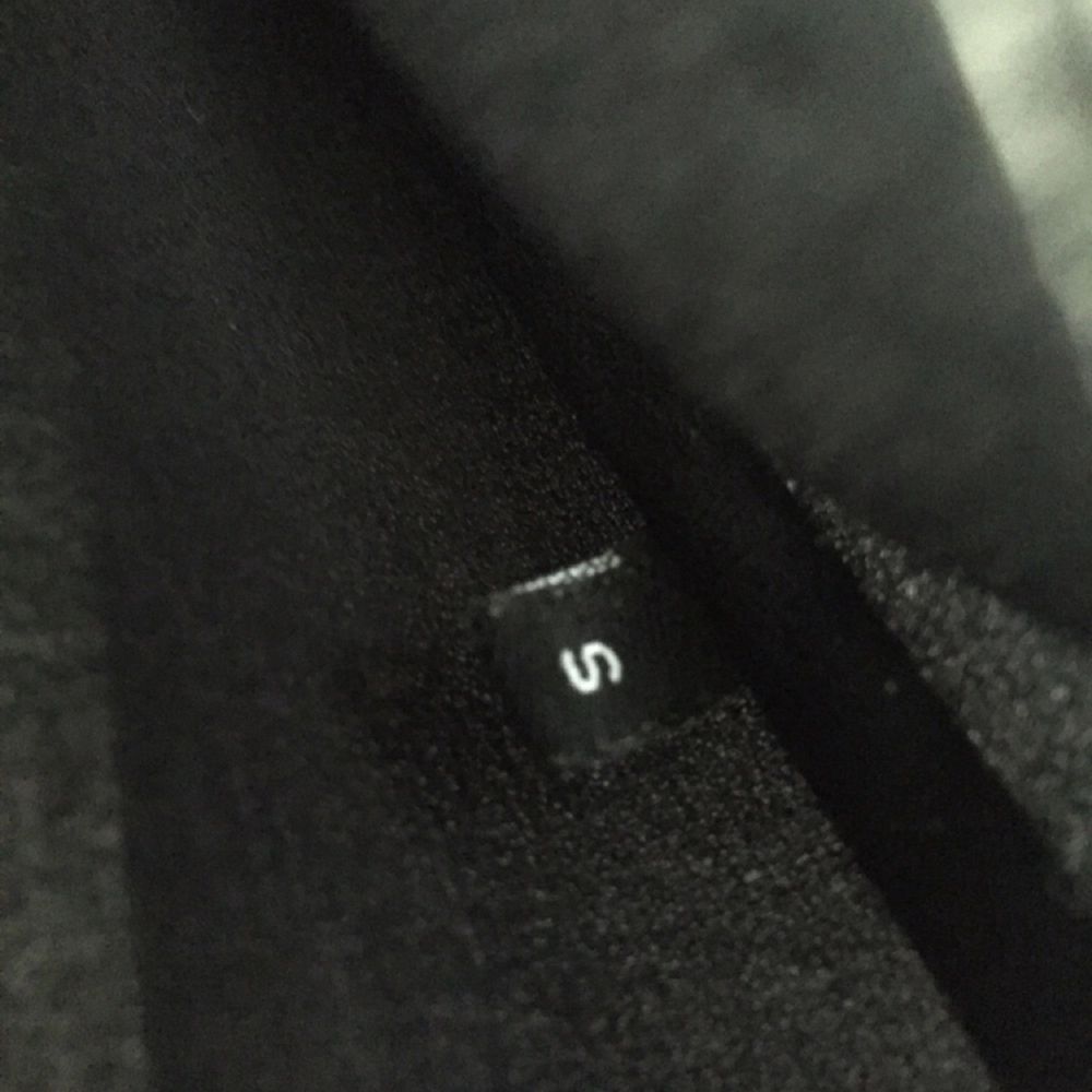 Urfin topp från Rodebjer i skirt material. Lite genomskinlig. Älskar verkligen denna men den är tyvärr lite för liten för mig. Hoppas den får en ny ägare som älskar den lika mkt som jag har gjort! . Blusar.