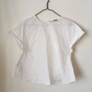  - Forever 21 blus med knappar