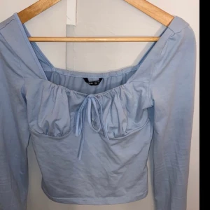 Supersöt topp! - Jättefin topp som är förliten för mig så säljes vidare!💘