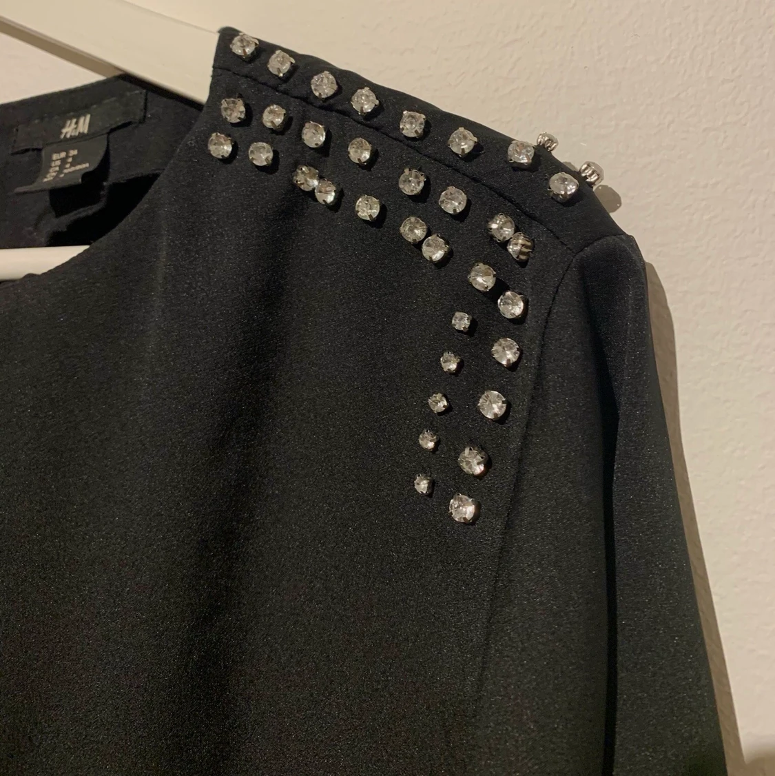 Svart blus/ nyskick/ st 34-36