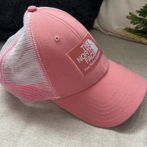 Truckerkeps - Asnajs keps från the north face! oanvänd 
