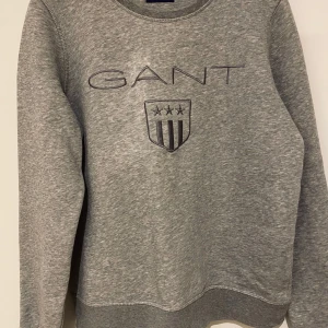 Gant tröja för tjej xs nästan ny! - Tröjan är ungefär 2 veckor gammal jag köpte den och inte ville ha den så nu får den en ny ägare! (: