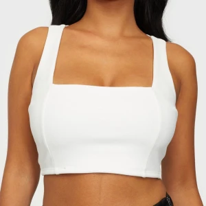 vitt linne  - frakt ingår i pris!  supersnyggt vitt linne, endast testad. säljer pga för liten för mig. 