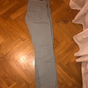 Peak Performance Jeans!! - Snygggggga peak performance jeans med rakt ben