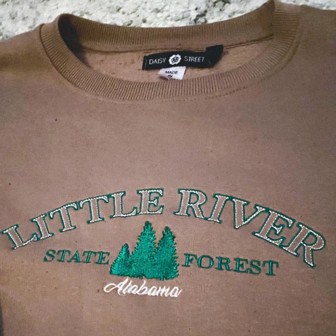 Trendig sweatshirt med brodyr  - 90