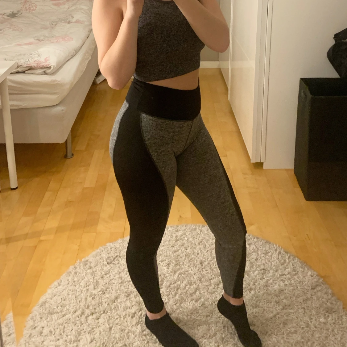 Grå/svarta träningstights