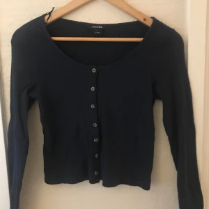 Crop top - Marinblå crop top. Använd bara en gång 💙