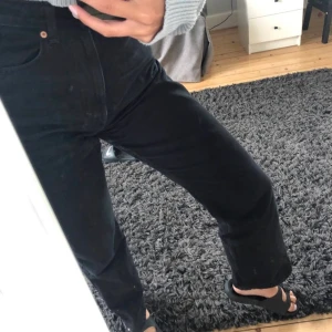 Weekday ROWE 27/30 - Använda några gånger men vill köpa nya för jag vill ha längre model! Nypris -500kr Mitt pris - 420 inkl frakt! Pris kan diskuteras vid snabbköp