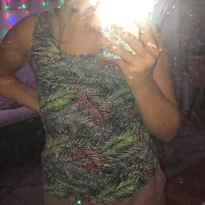 Strl s - Säljer detta linnet för 40kr aldrig använt 