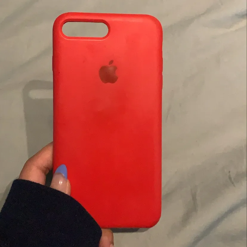Oskadad rött apple skal för iphone 7 plus. Högsta bud: 70kr. Övrigt.