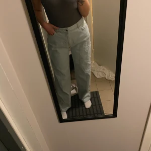Tall jeans helt nya!! Bara testade  - Jeans från bohoo i tall modell. Storlek 38. Frakt tillkommer