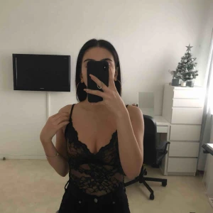  - Skitfin body från fashion nova som jag aldrig har använt!