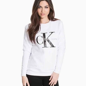  - Ck tröja stl s, köpt på nk . Köparen står för frakt annars går det att mötas i innerstad Gbg  