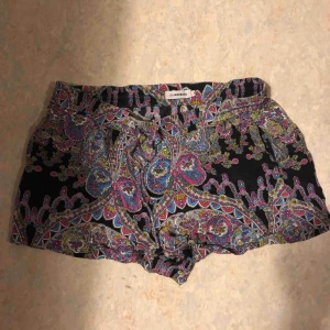  - J Lindeberg shorts silke. Ord 1599