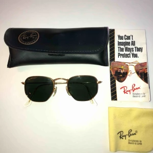  - Supersnygga vintage RayBan solglasögon. Inköpta på Tradera i somras, i toppskick. 