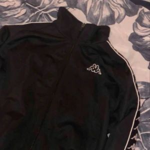  - Kappa tröja. Säljer då den ej passad