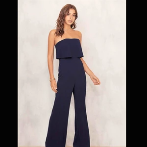  - Säljes pga för kort. jumpsuit ifrån Chiquelle, nypris 59.95 Euro så ca 600kr. Jag säljer för 180 + ev frakt.