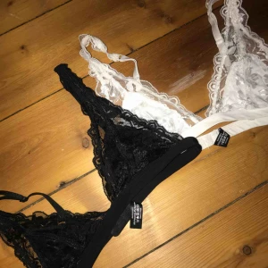  - Två superfina toppar i spets från Lager157. Storlek XS. Aldrig använda. 25:- för båda. Köptes för 70:- styck 
