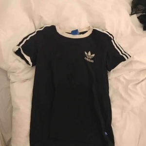  - Adidas tröja
