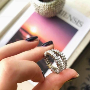  - Säljer två svinsygga ringar i storlek 7 och 8, endast testade! De kommer helt enkelt aldrig till användning ✨ 80 kr styck eller 120 för båda. Kan dock gå ner i pris vid snabb affär! Jag står för frakten