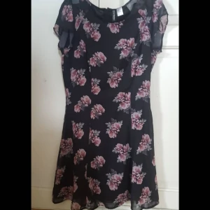  - Svinfin klänning storlek 38