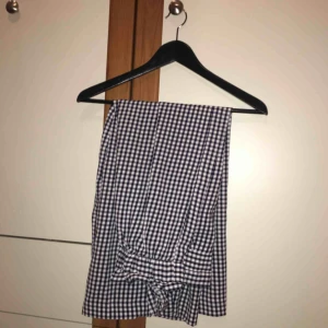  - Rutiga byxor från Zara! Menade att vara kortare i längden.😋💖