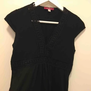  - Sexig sommar blus i tre material, super snygg! 