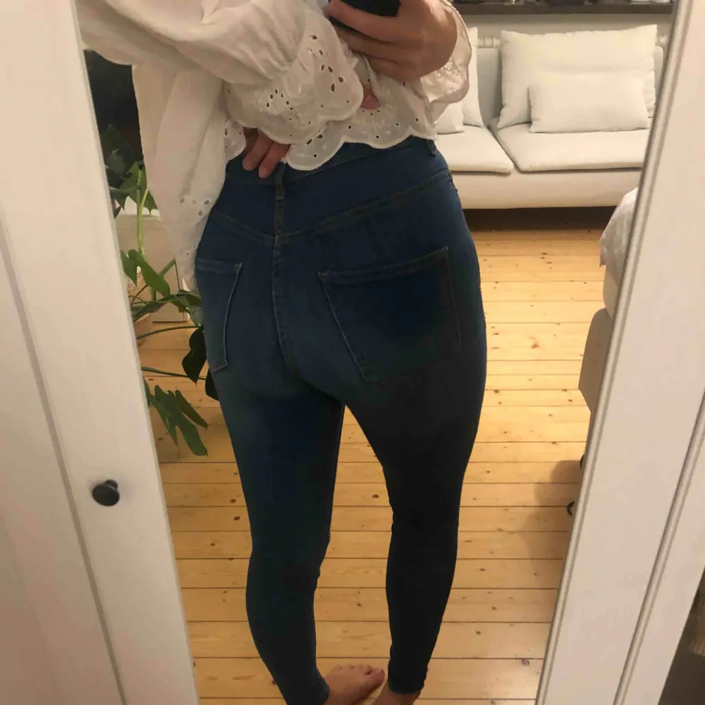 Molly jeans från Gina Tricot, något använda!. Jeans & Byxor.