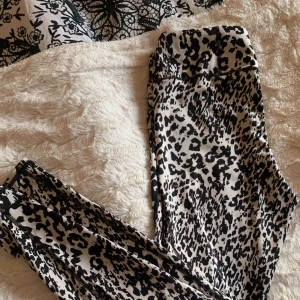  - Tights från HM. Använda 2 gånger.  