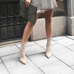  - Säljer dess supersnygga klackar ifrån NA-KD, köpta för 499kr. Dom är endast använda en gång. Skriv om ni har frågor eller funderingar!!💞 +frakt