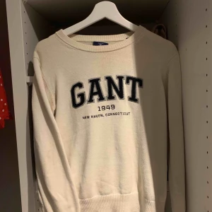  - Tröja från gant, använd som högst två gånger! 