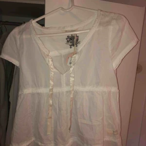  - blus från oddmolly aldrig använd, köparen står för eventuell frakt