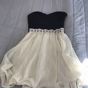  - Klänning från paprika 200kr+frakt kan gå ner i pris