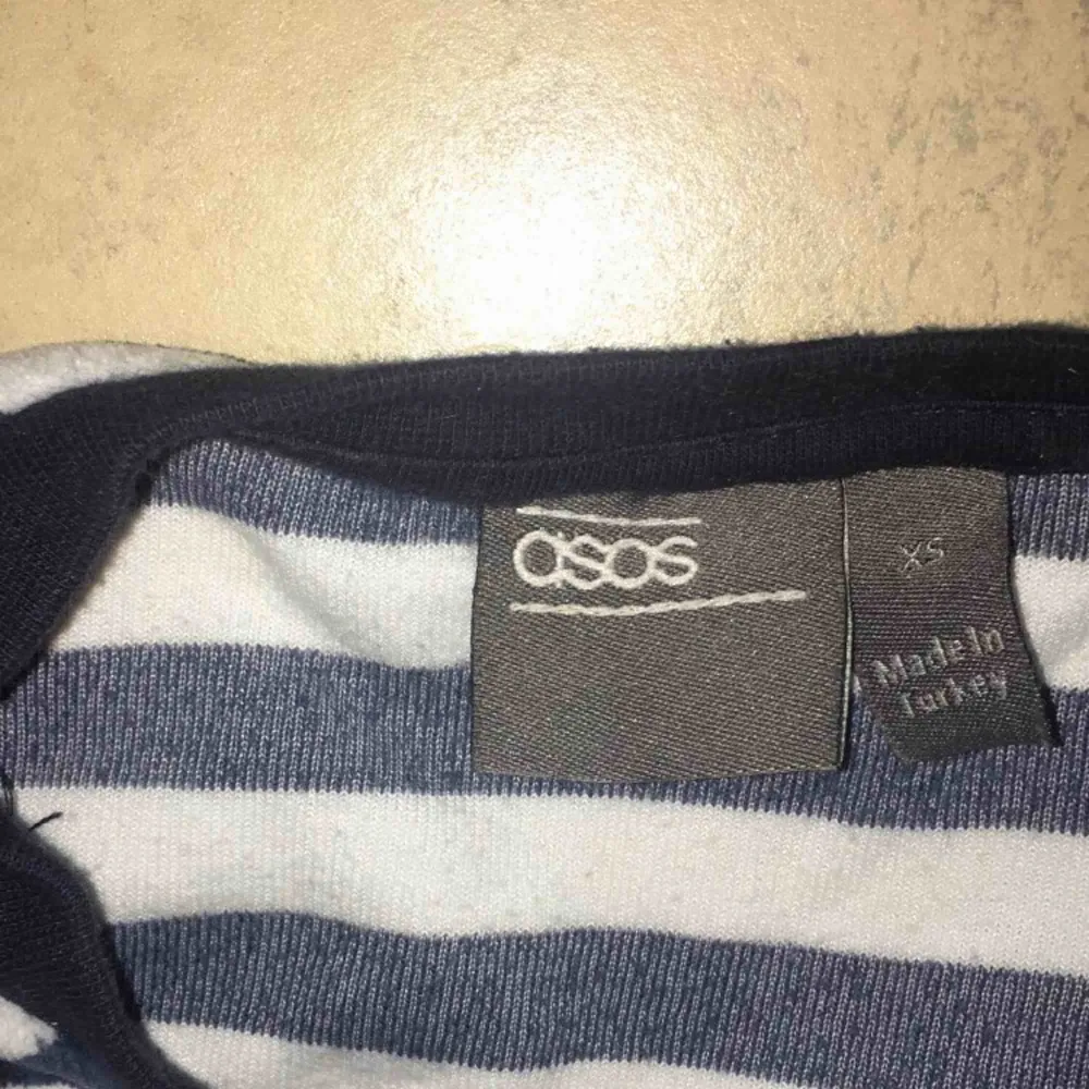 ☘️Asos tröja av frotté☘️ Storlek XS men passar S☘️. Tröjor & Koftor.