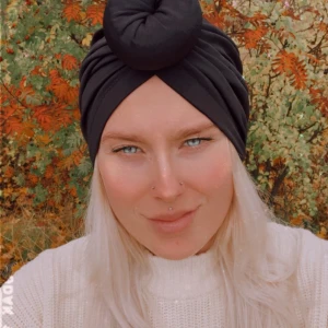 Svart turban - Svart turban i skönt stretchigt tyg. 