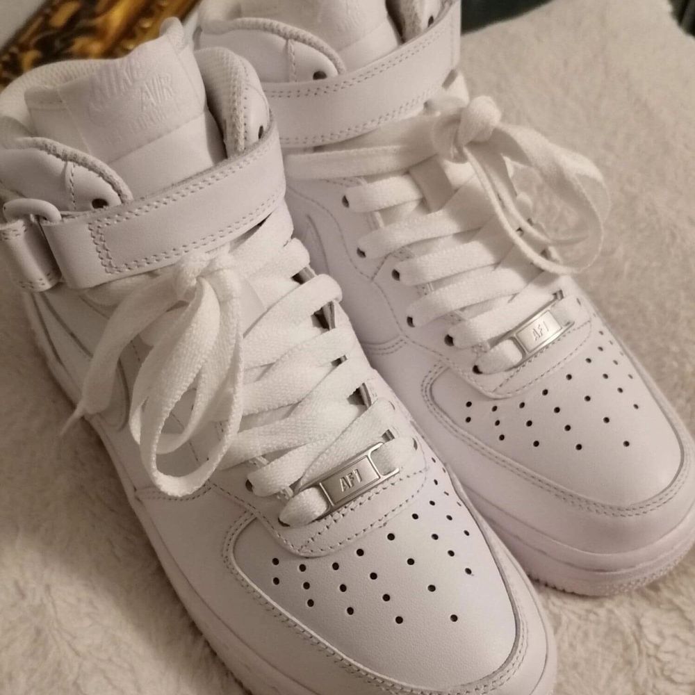 Nike air force 1 mid storlek 37.5 | Plick Second Hand