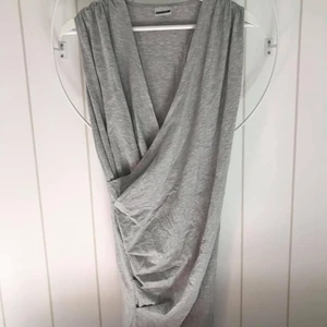 Klänning Noisy May, storlek S - Klänning från Noisy May. Passar både till fest och vardag.