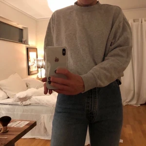 Grå oversize tjocktröja från Weekday  - Grå oversize tjocktröja från Weekday. Knappt använd. 