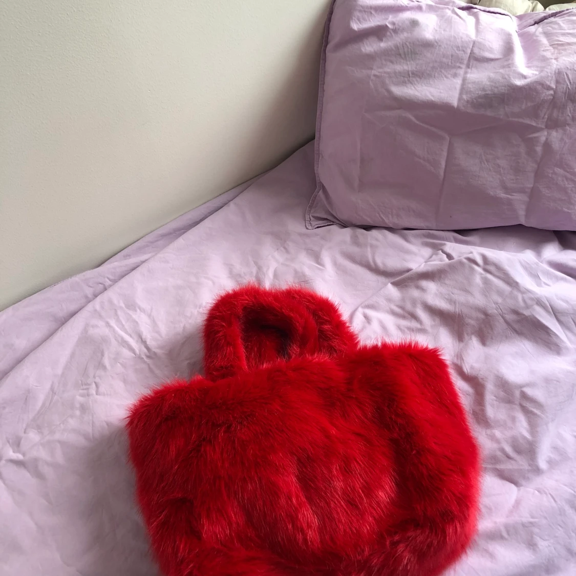 Väska i fuskpäls - 90