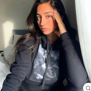 The cool elephant hoodie  - Köpt för 600, bra skick. Säljer för 350