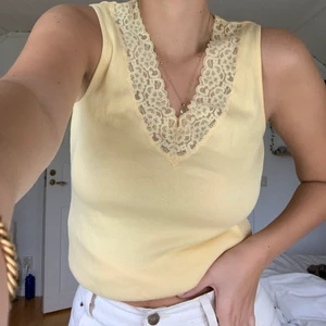 Linne  - Fint gult linne från RL! Frakt tillkommer på 49kr