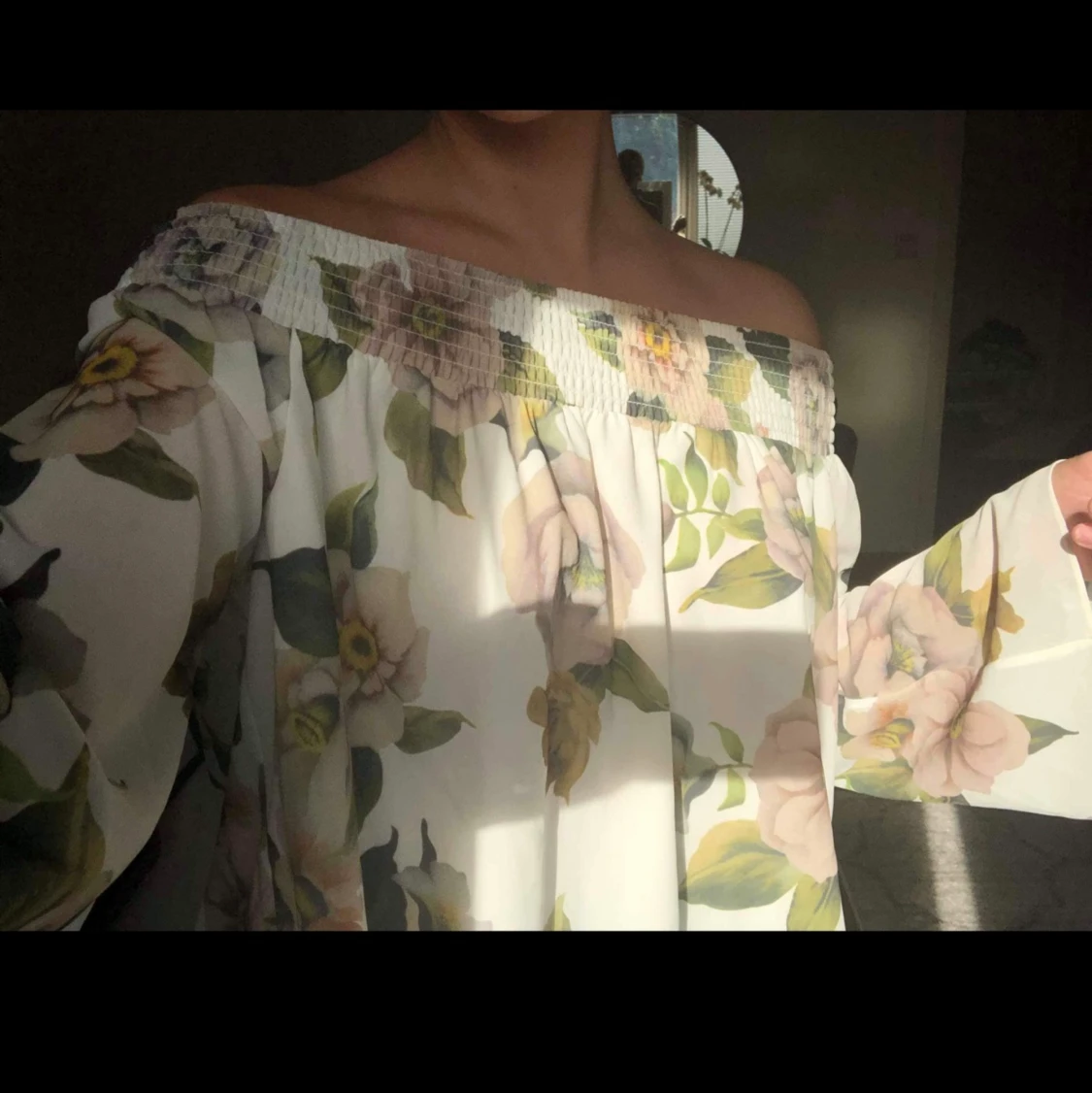 Blommig blus vida armar NAKD