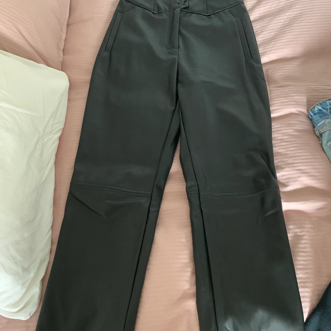 Svarta läderbyxor från Nakd storlek 36 - 90
