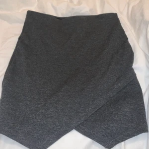 Kjol - Storlek S, fint skick✨ frakt tillkommer