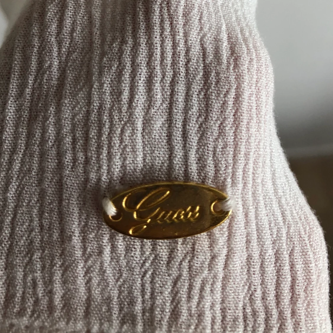 GUESS offsholder klänning - 90