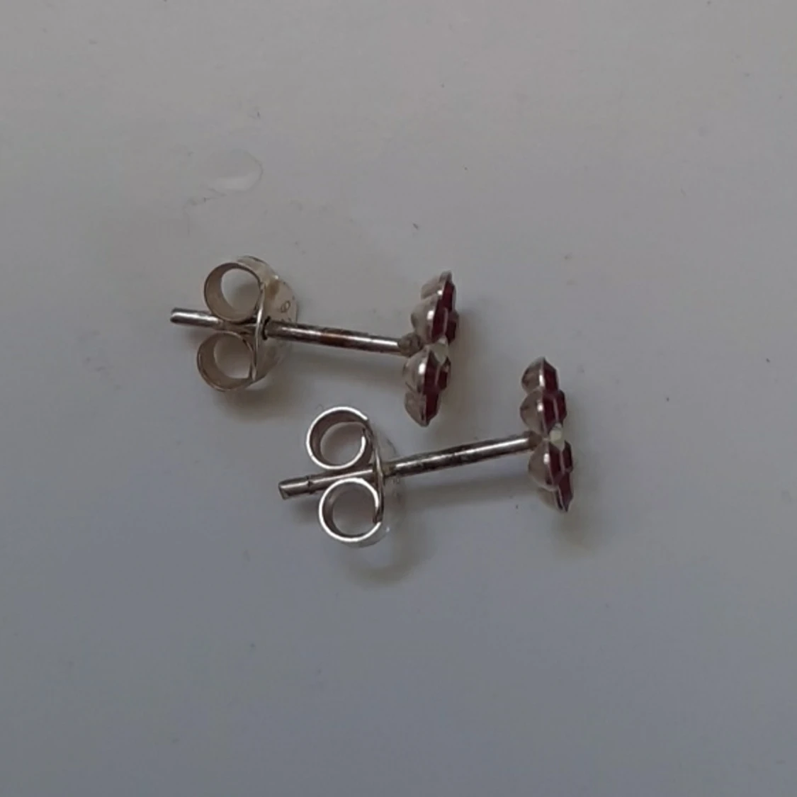 Örhängen med röda blommor - 90