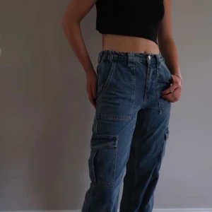 CargoJeans - Asballa cargojeans från Urban Ourfitters! Nypris 899kr! Passa på att fynda på @rocketresell_se på Instagram!🚀🚀🚀
