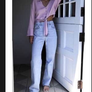 Zara jeans helt nya . Slutsålda på hemsidan! Stl 40. Budgivning. 🔴Högst bud just nu 520 kr 🔴