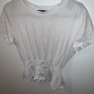 Zara t-shirt - Helt ny