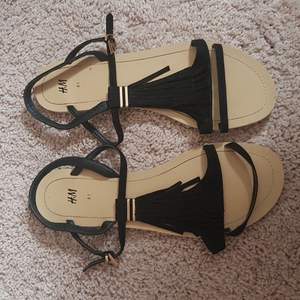 Sandaler från H&M i storlek 41